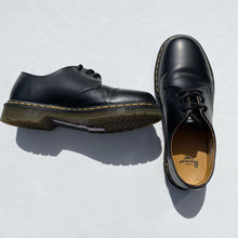 Load image into Gallery viewer, Dr. Martens 1461 Oxfords 9 (US W)
