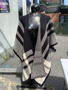 Nicole Miller knit shawl O/S