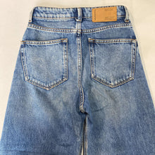 Load image into Gallery viewer, Frank &amp; Oak Nina wide leg jeans 24
