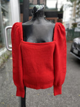 Load image into Gallery viewer, H&amp;M wool blend sweater NWT M
