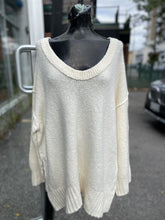 Load image into Gallery viewer, Free People sweater L
