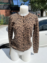 Load image into Gallery viewer, Lord &amp; Taylor leopard print sweater M
