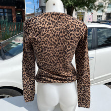 Load image into Gallery viewer, Lord &amp; Taylor leopard print sweater M
