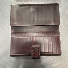 Load image into Gallery viewer, Gucci suede/leather vintage wallet
