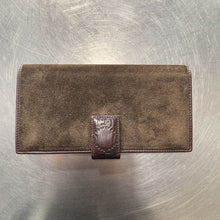 Load image into Gallery viewer, Gucci suede/leather vintage wallet
