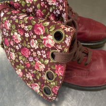 Load image into Gallery viewer, Dr. Martens Triumph 12108 boots 10
