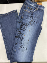 Load image into Gallery viewer, Apple Bottom straight leg jeans 7/8
