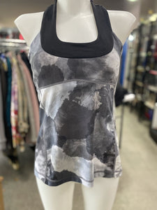 Lululemon tank 8