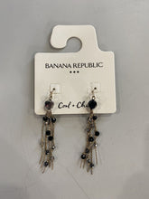 Load image into Gallery viewer, Banana Republic (outlet) chain/bead dangly earrings NWT
