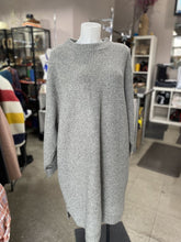 Load image into Gallery viewer, H&amp;M sweater dress NWT XXL
