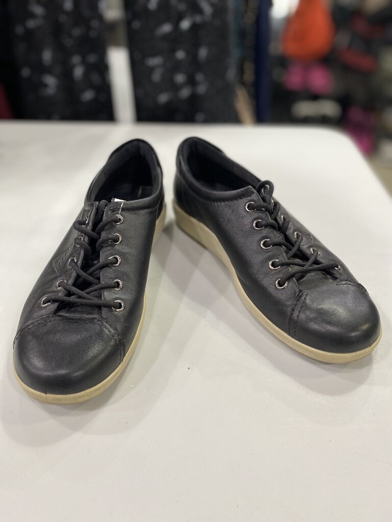Ecco leather sneakers 36