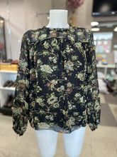 Load image into Gallery viewer, Wilfred flowy floral top M
