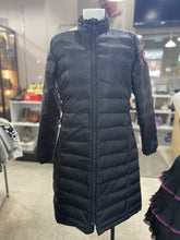 Load image into Gallery viewer, Canada Goose light puffer coat M
