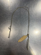 Load image into Gallery viewer, Long leaf necklace
