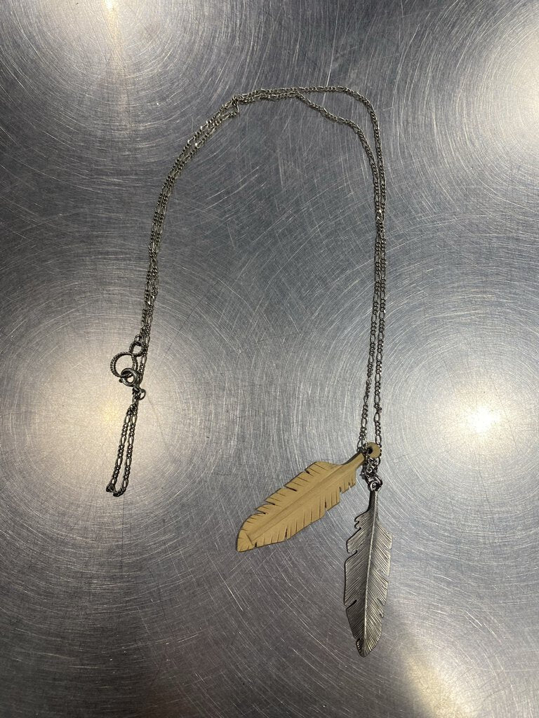 Long leaf necklace