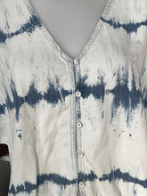 Load image into Gallery viewer, Bella Dahl tie dye tencel top M
