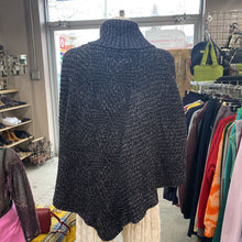 Load image into Gallery viewer, Roots knit poncho O/S

