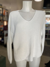 Load image into Gallery viewer, Gentle Fawn shaker knit sweater L
