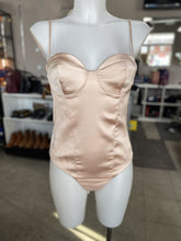 Load image into Gallery viewer, Zara satin body suit M
