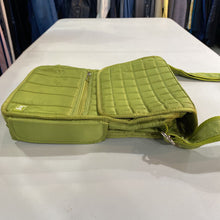 Load image into Gallery viewer, Lug quilted crossbody
