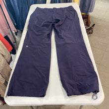 Load image into Gallery viewer, Lululemon lined pants 12
