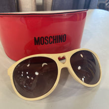 Load image into Gallery viewer, Moschino heart sunglasses
