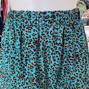 Easel animal print pleated skirt M