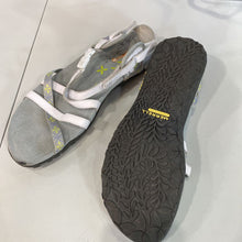 Load image into Gallery viewer, Merrell sporty sandals 9
