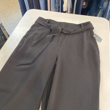 Load image into Gallery viewer, RW&amp;CO belted flowy pants NWT 6
