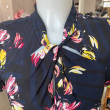Load image into Gallery viewer, Banana Republic (outlet) floral dress 10P
