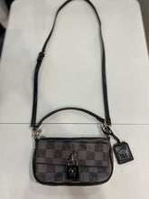 Load image into Gallery viewer, Steve Madden small crossbody
