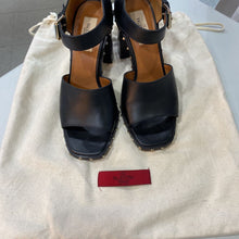 Load image into Gallery viewer, Valentino block heel sandals 36.5
