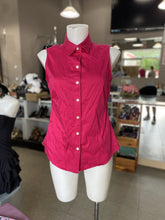 Load image into Gallery viewer, Banana Republic (outlet) sleeveless button up top 8
