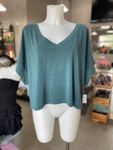 Load image into Gallery viewer, Gap semi-cropped top NWT XXL
