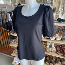 Load image into Gallery viewer, Rachel Parcell puff sleeve ribbed top M
