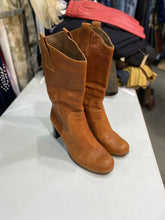 Load image into Gallery viewer, Costume National boots 41
