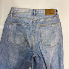 Load image into Gallery viewer, denim forum The Yoko High Rise Slim jeans 29
