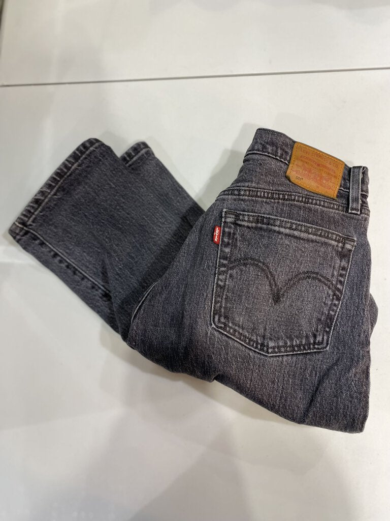 Levis 501 jeans 28