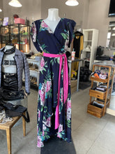Load image into Gallery viewer, Eliza J floral maxi dress 4
