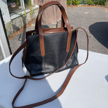 Load image into Gallery viewer, Fossil pebbled crossbody
