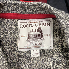 Load image into Gallery viewer, Roots rounded hem Cabin sweater M
