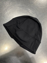 Load image into Gallery viewer, Lululemon lined beanie O/S
