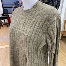 Load image into Gallery viewer, Gap wool sweater M
