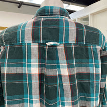 Load image into Gallery viewer, Roots plaid shirt M
