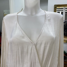 Load image into Gallery viewer, Gap Wrap top XL NWT
