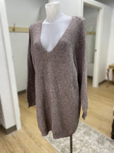 Load image into Gallery viewer, Gentle Fawn sweater dress M

