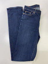 Load image into Gallery viewer, Seven for All mankind High Waist straight Leg Jeans 28
