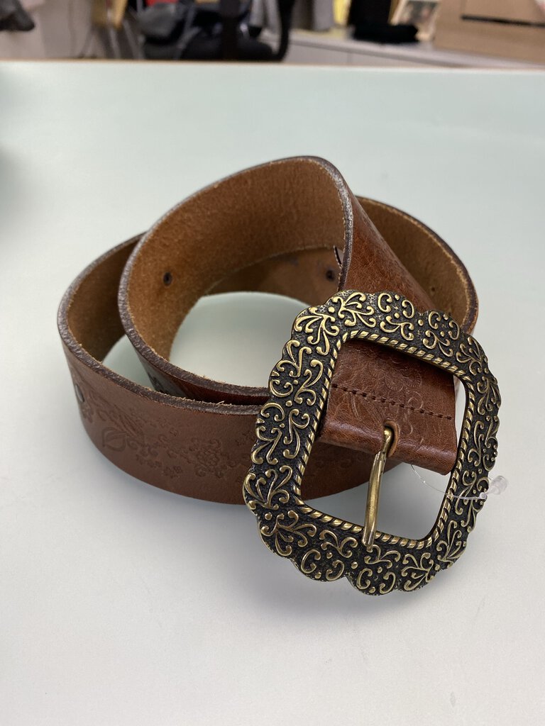 Tristan embossed leather belt M