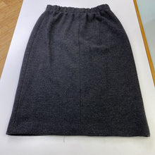 Load image into Gallery viewer, Geiger lined wool skirt 38
