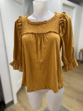 Load image into Gallery viewer, Anthropologie smocked top M
